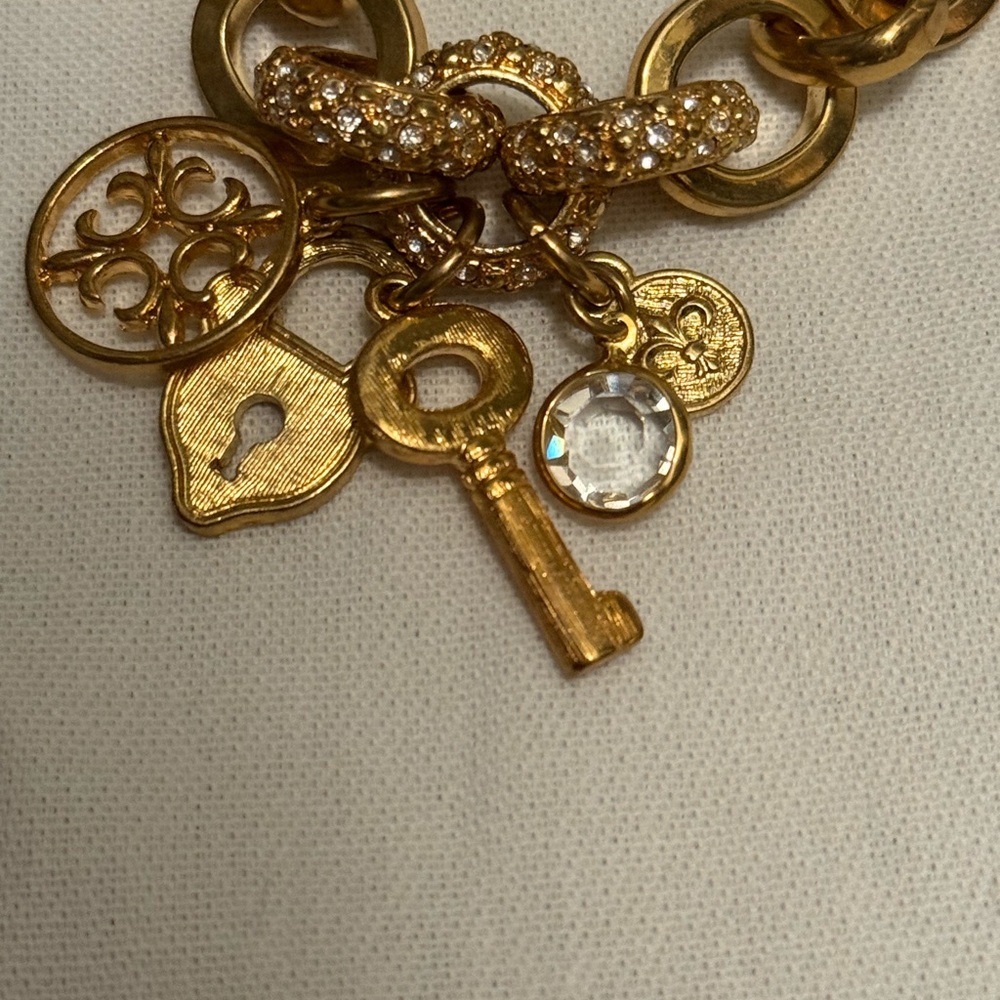 R.J. Graziano Vintage Gold Charm Bracelet Lock 🔒 Key 🔑 and⚜️ CZ 💎 diamonds